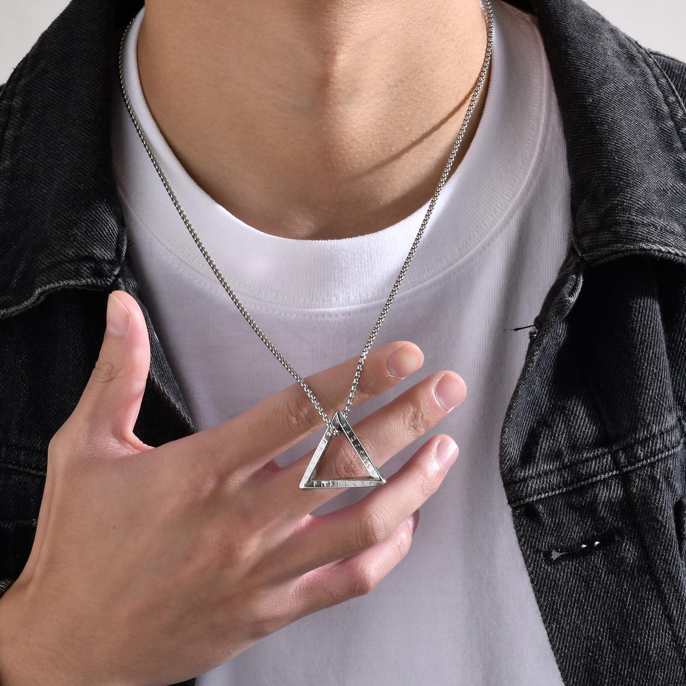 TRIANGLE Necklace — قلادة TRIANGLE
