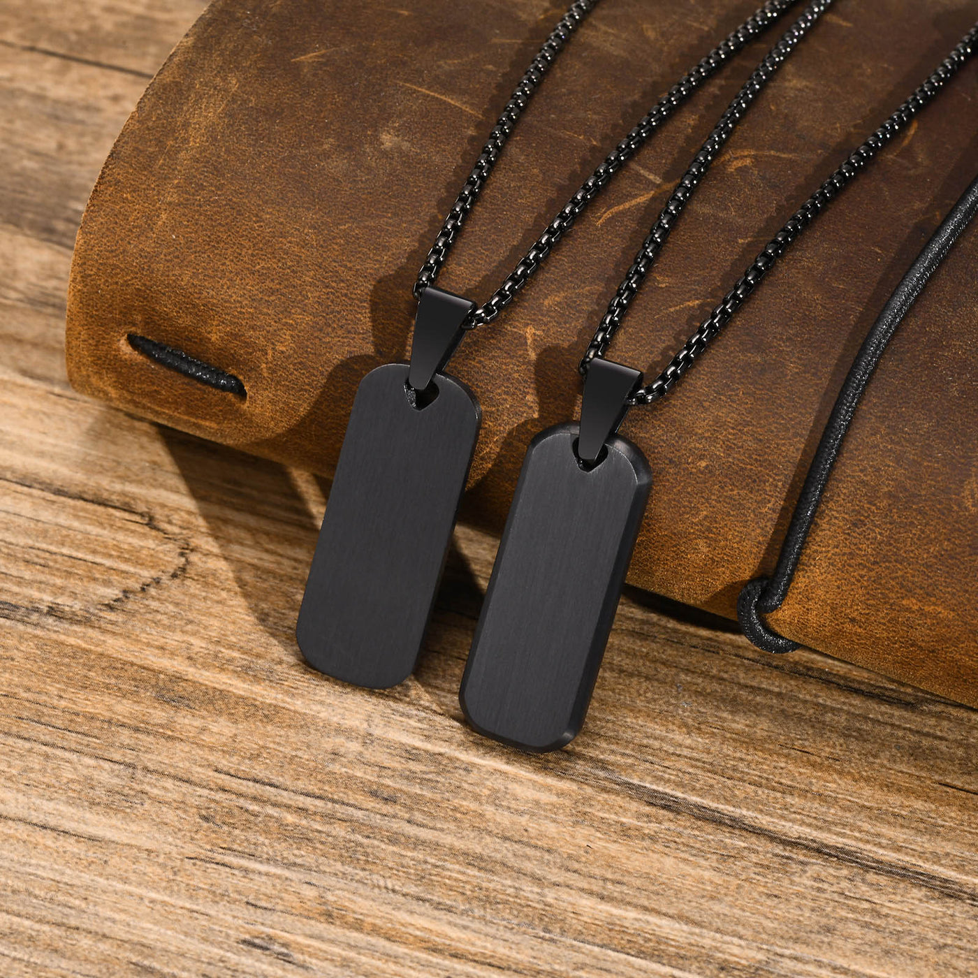 FLAT Necklace — قلادة FLAT